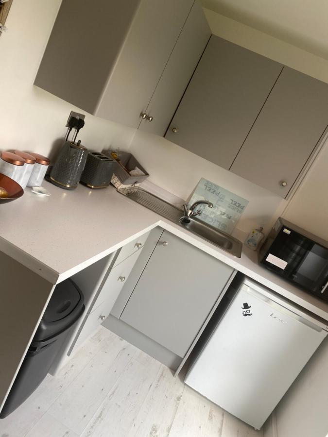 The Shed Bed & Breakfast Merthyr Tydfil Bagian luar foto