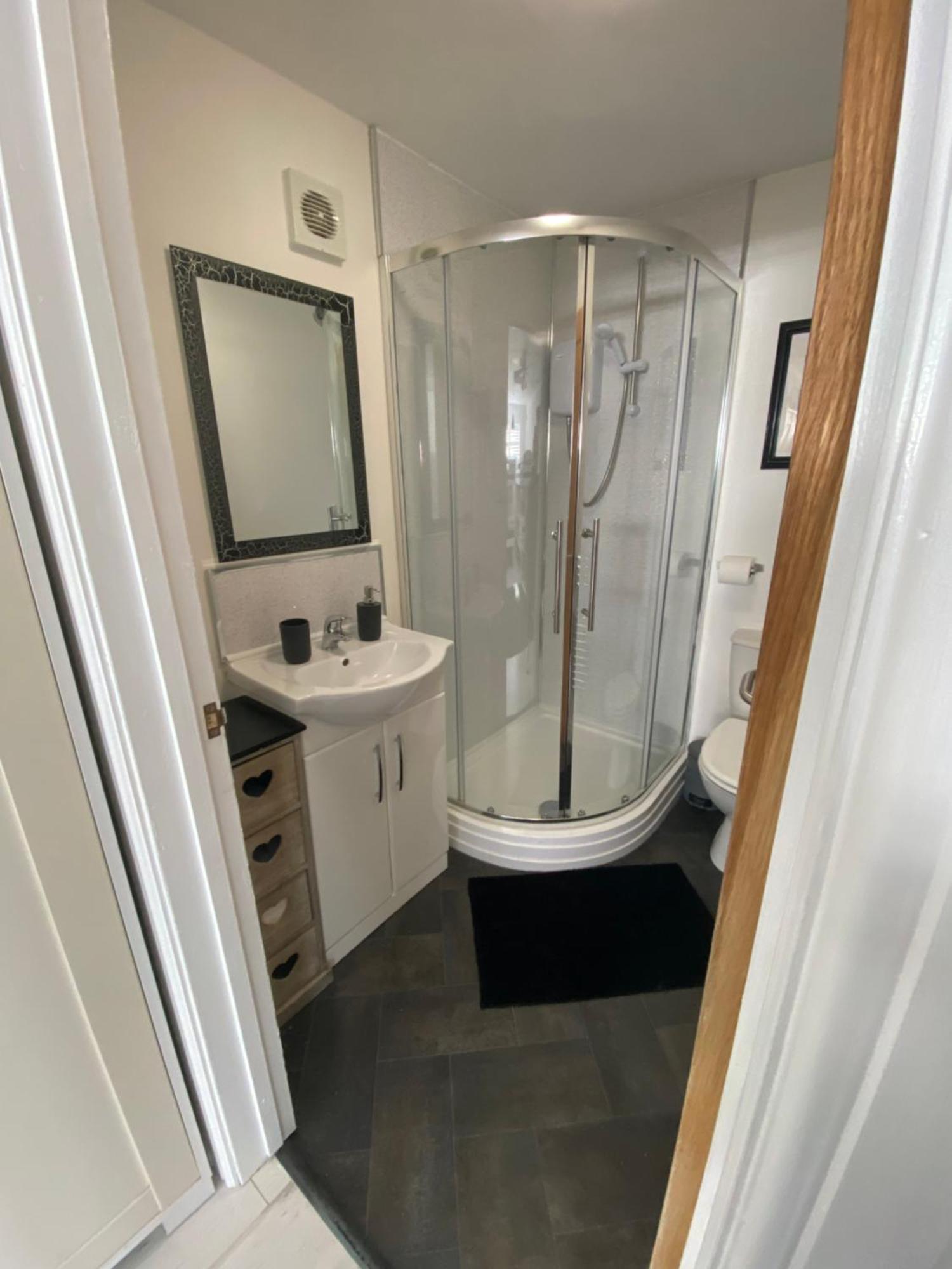 The Shed Bed & Breakfast Merthyr Tydfil Bagian luar foto