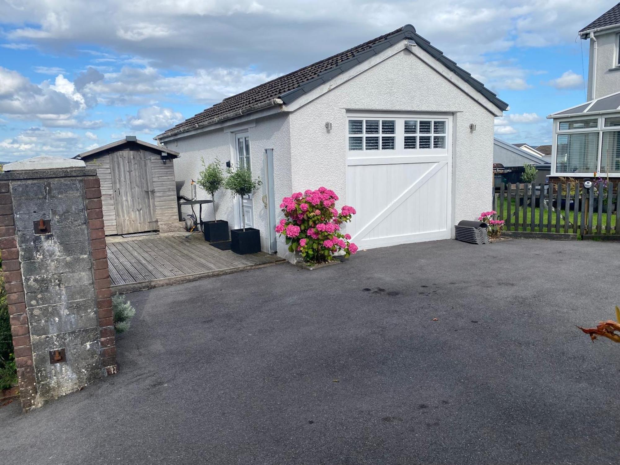 The Shed Bed & Breakfast Merthyr Tydfil Bagian luar foto